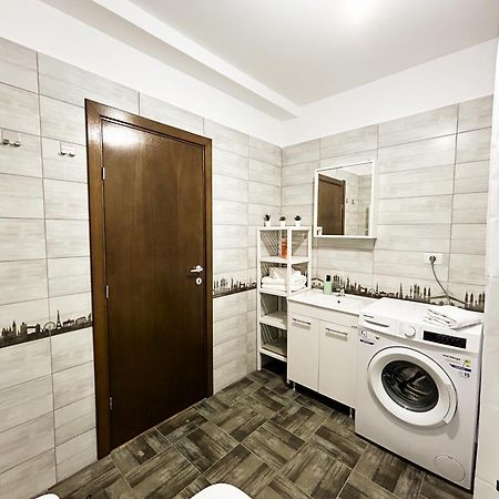 Mirandis Apartments - Comfort & Private Parking Near Coresi Mall ブラショフ エクステリア 写真