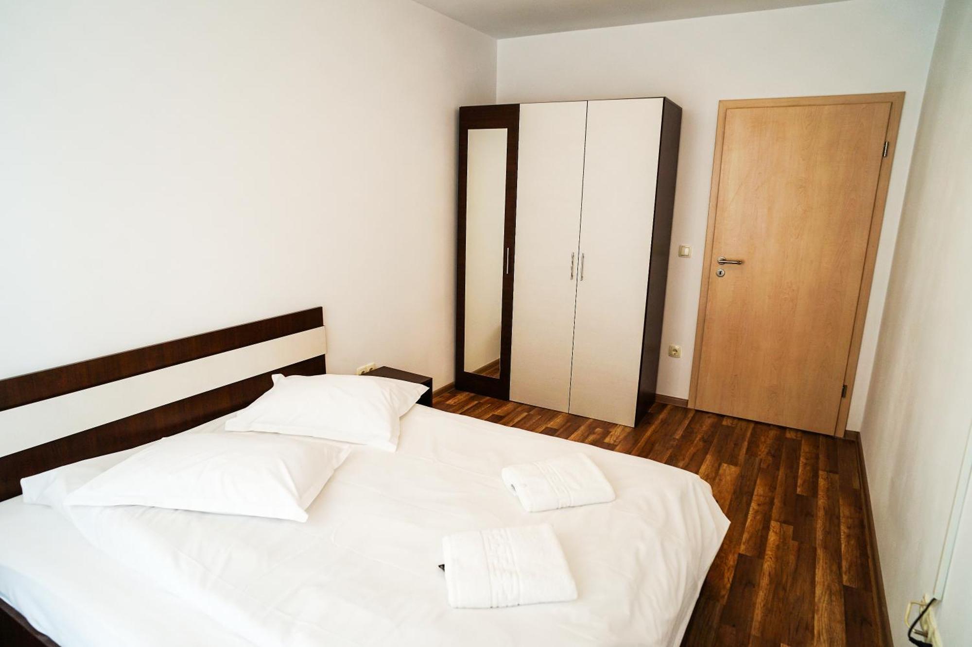Mirandis Apartments - Comfort & Private Parking Near Coresi Mall ブラショフ エクステリア 写真