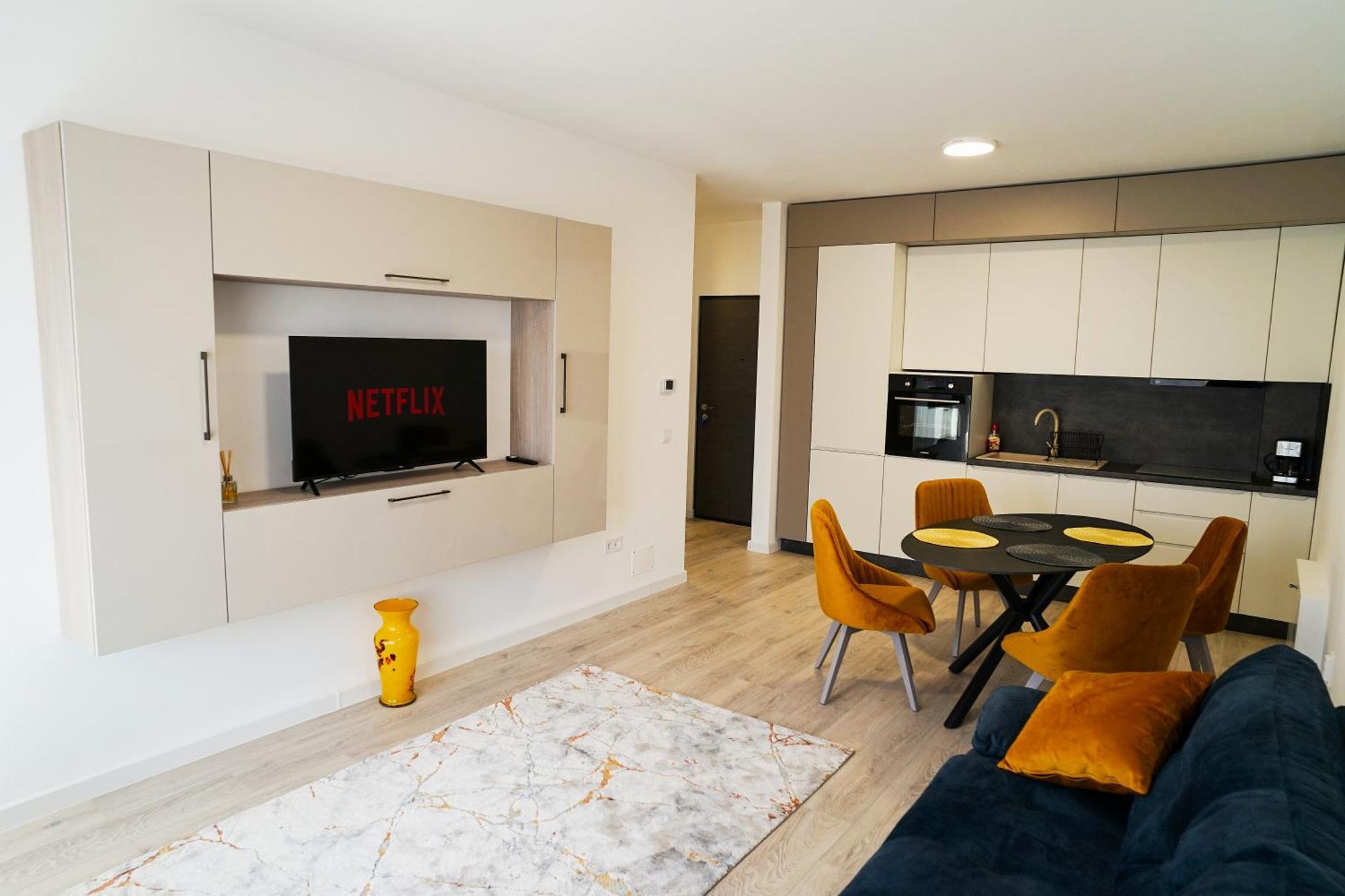 Mirandis Apartments - Comfort & Private Parking Near Coresi Mall ブラショフ エクステリア 写真