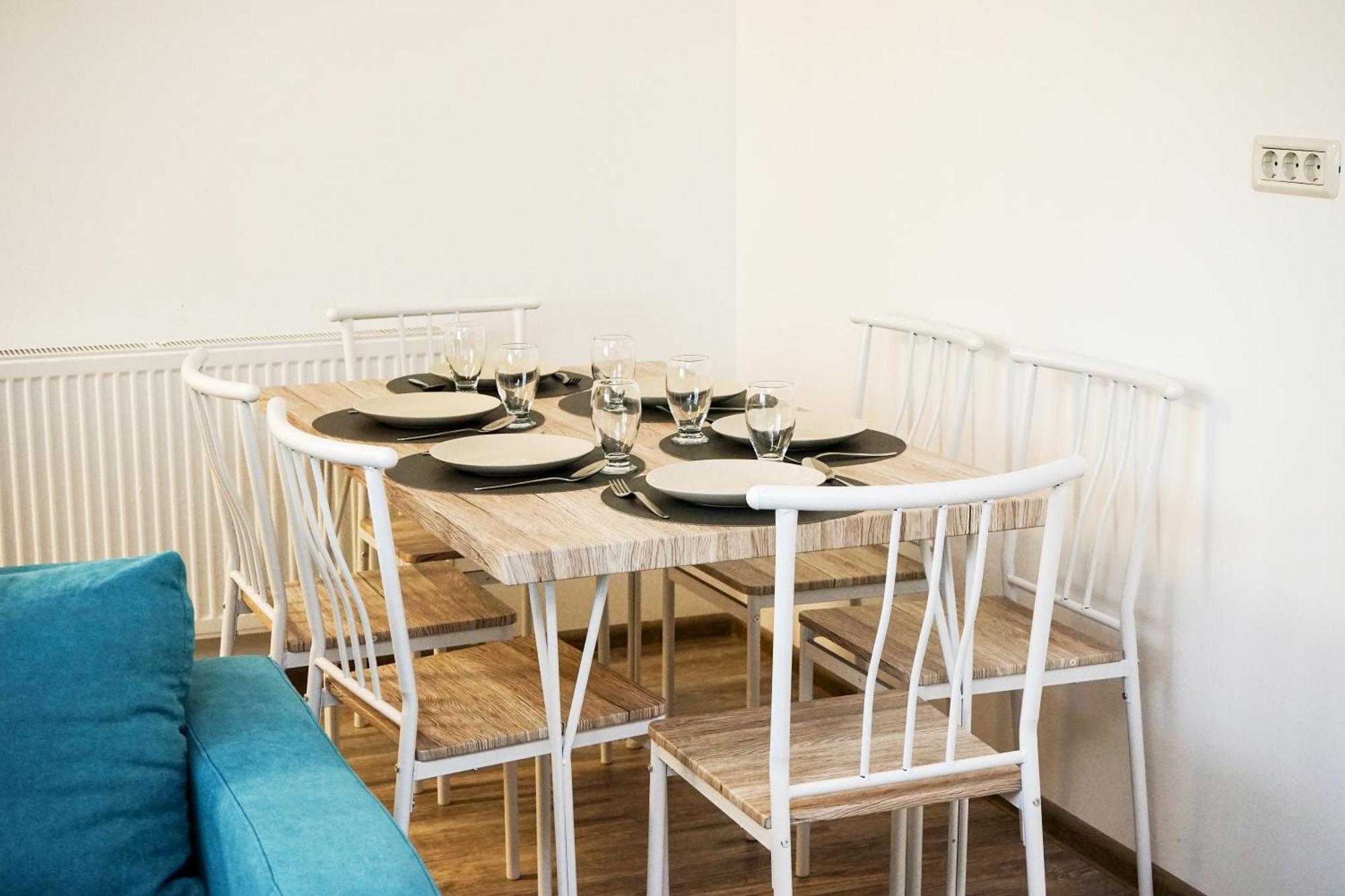 Mirandis Apartments - Comfort & Private Parking Near Coresi Mall ブラショフ エクステリア 写真