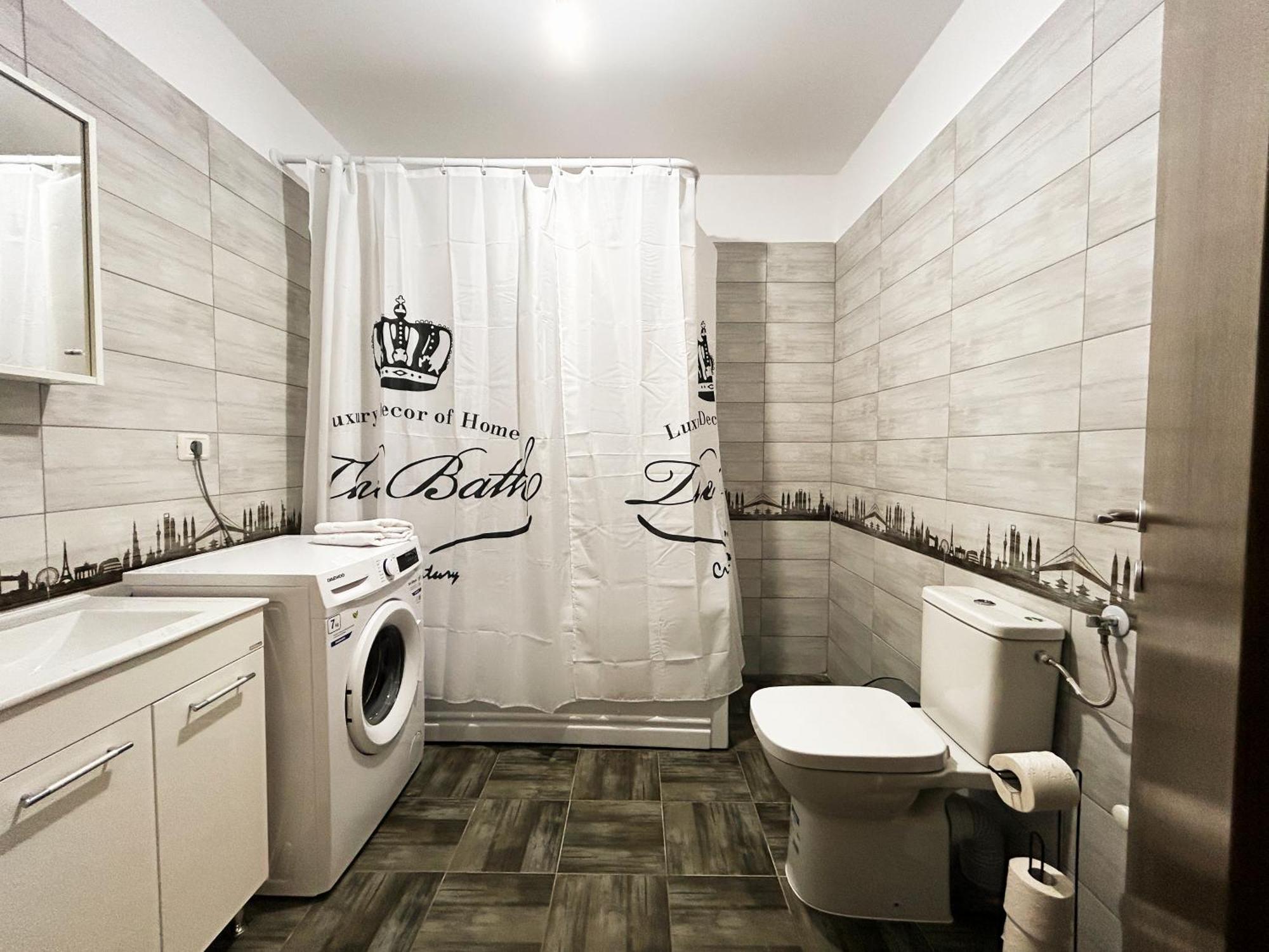 Mirandis Apartments - Comfort & Private Parking Near Coresi Mall ブラショフ エクステリア 写真
