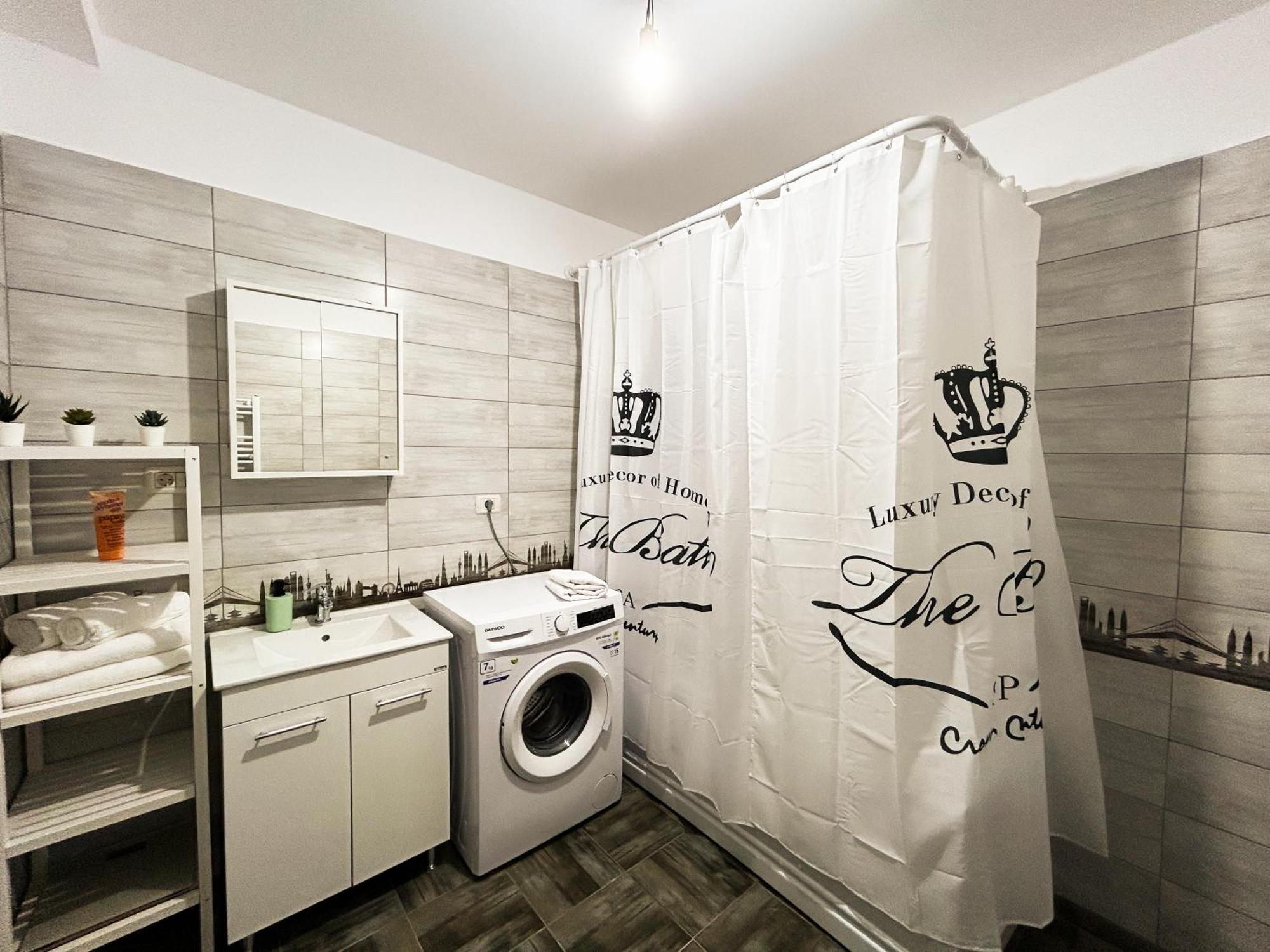 Mirandis Apartments - Comfort & Private Parking Near Coresi Mall ブラショフ エクステリア 写真